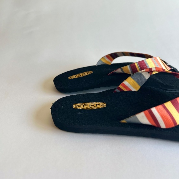 New Keen Yellow Orange White Canvas Black Rubber Outsole Flip Flops size 9 - Picture 13 of 14
